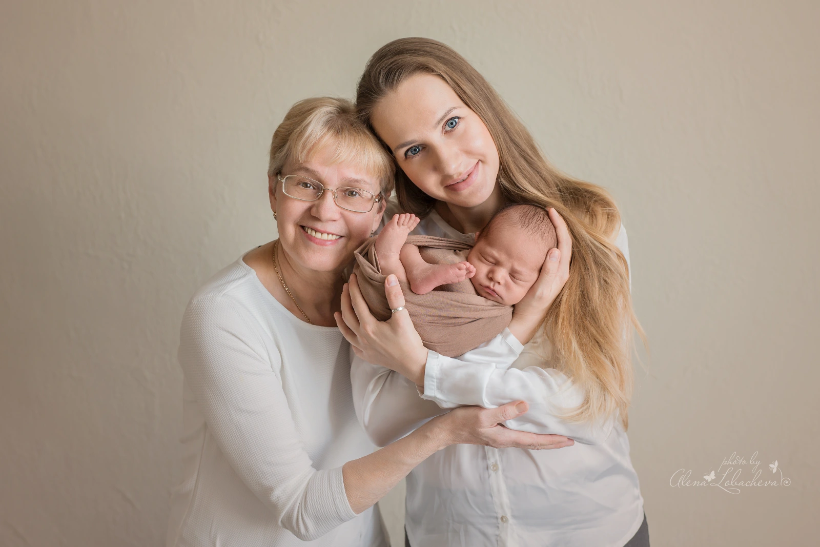 Newborn portrait by Alena Lobacheva in Charlotte, NC